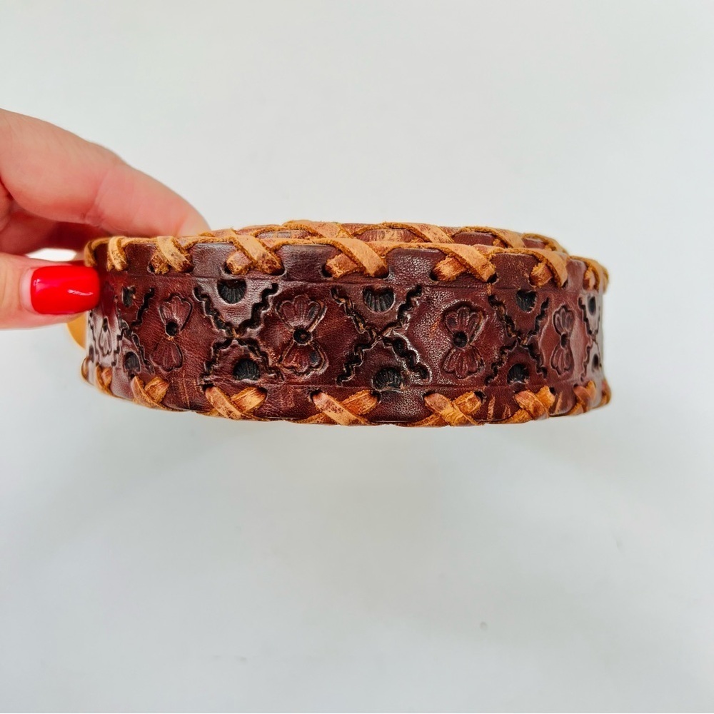 Hand made in Mexico embossed leather belt - Picture 7 of 7